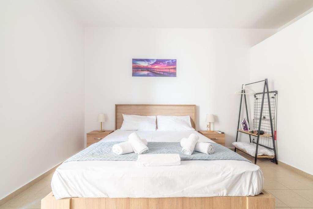 Urban Apt Next University 11 Heraklion  ภายนอก รูปภาพ