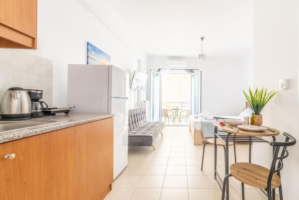Urban Apt Next University 11 Heraklion  ภายนอก รูปภาพ